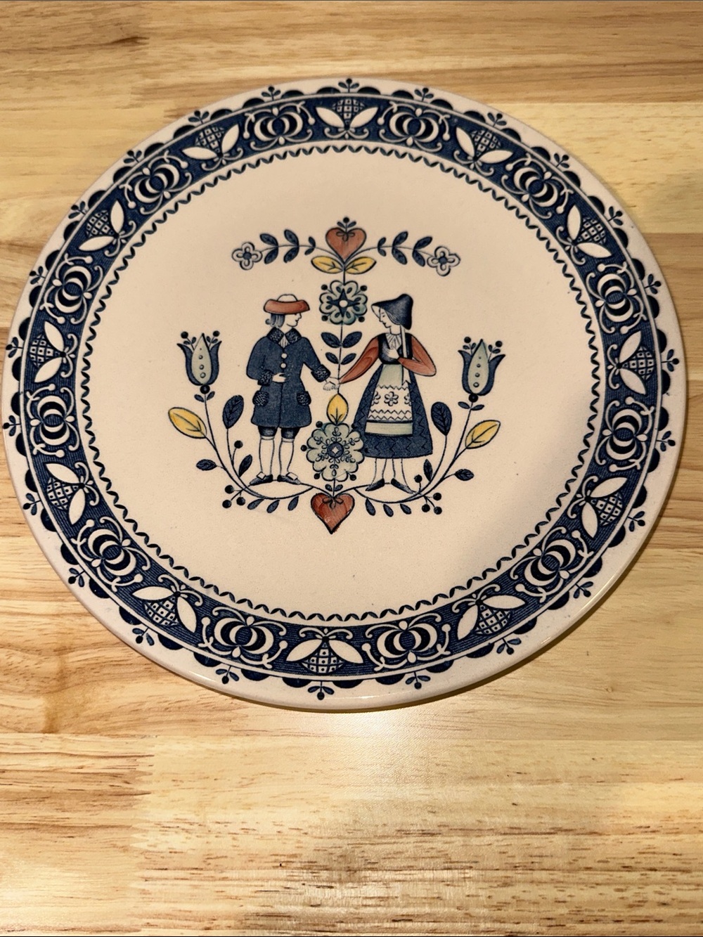 Vintage Johnson Brothers Decorative 10” Dinner Plate Made in England